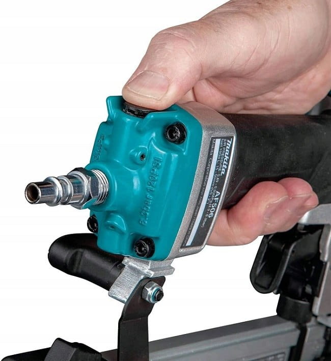 MAKITA Gwoździarka sztyfciarka pneumatyczna 15-50mm AF506 Walizka Makita PL